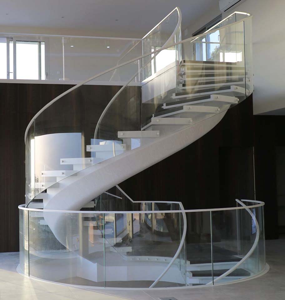 Curved stairs in Krion